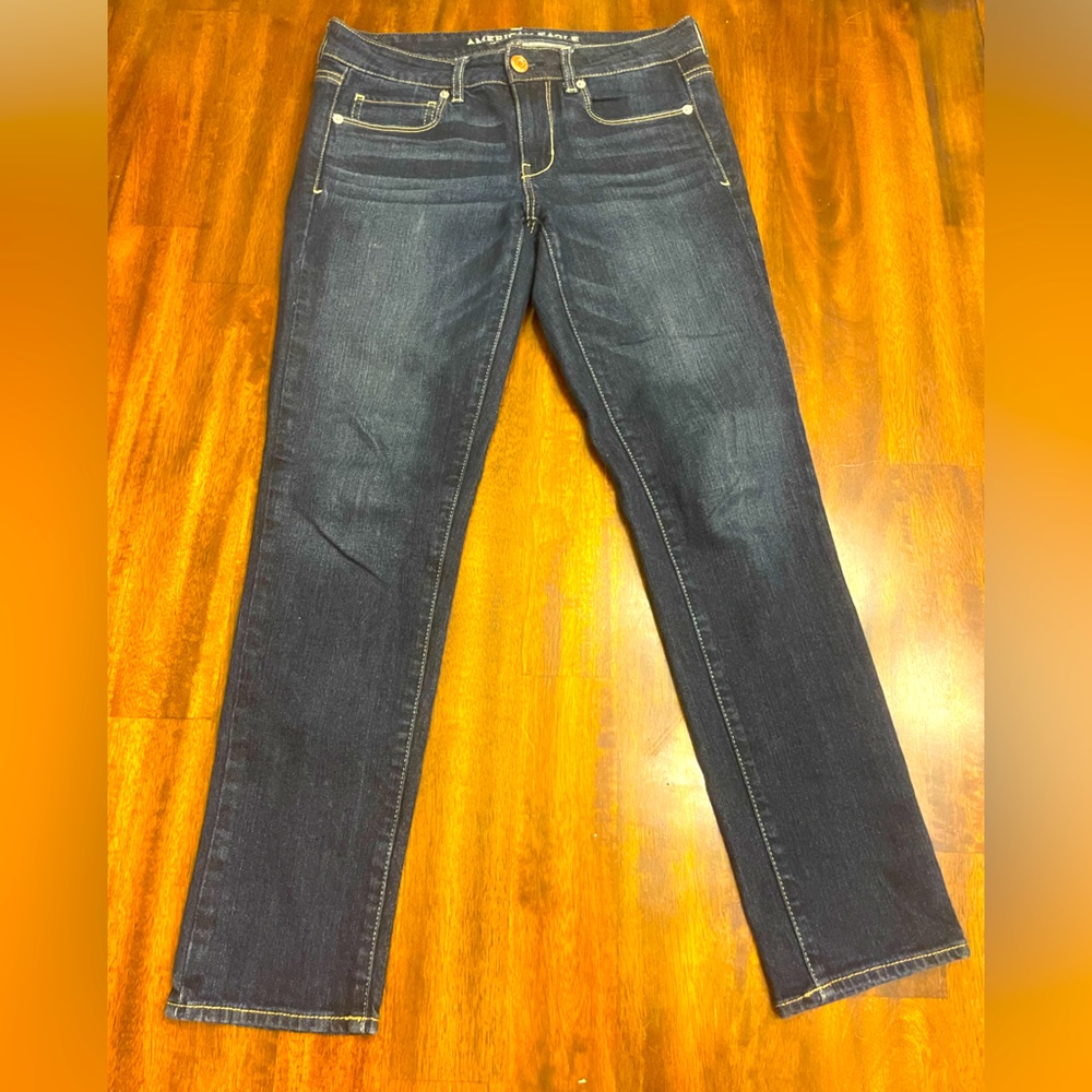 American Eagle skinny stretch jeans. Size 6 short. Dark blue.